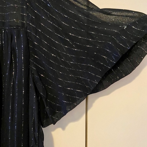 Flowy semi-sheer black blouse with silver thread - Picture 3 of 7